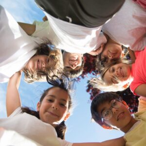 niños en campamento